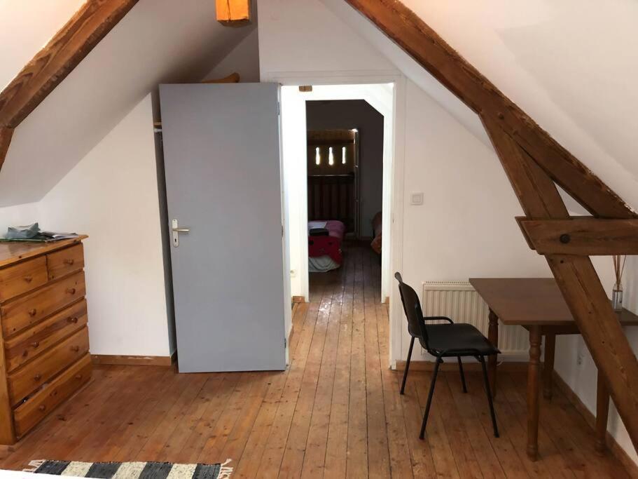 Gite Au Coeur D'Une Residence D'Artiste Saint-Aubin-de-Bonneval Εξωτερικό φωτογραφία