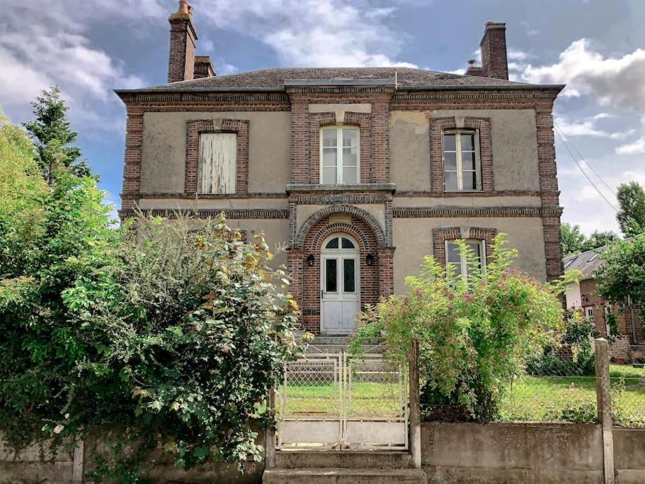 Gite Au Coeur D'Une Residence D'Artiste Saint-Aubin-de-Bonneval Εξωτερικό φωτογραφία